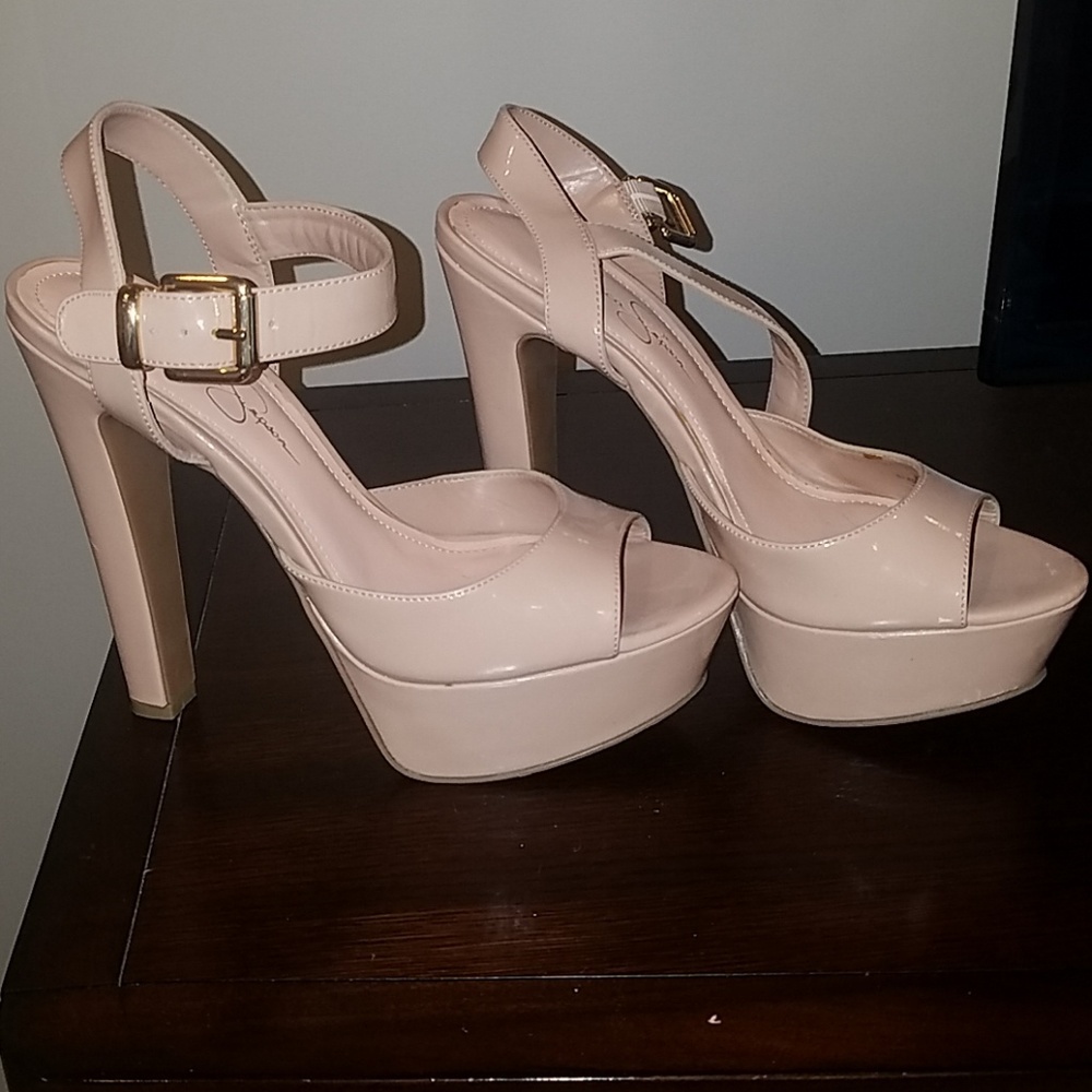 Womens hi-heel shoes